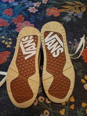 Vans Camel Colored Sneaker With White Detail